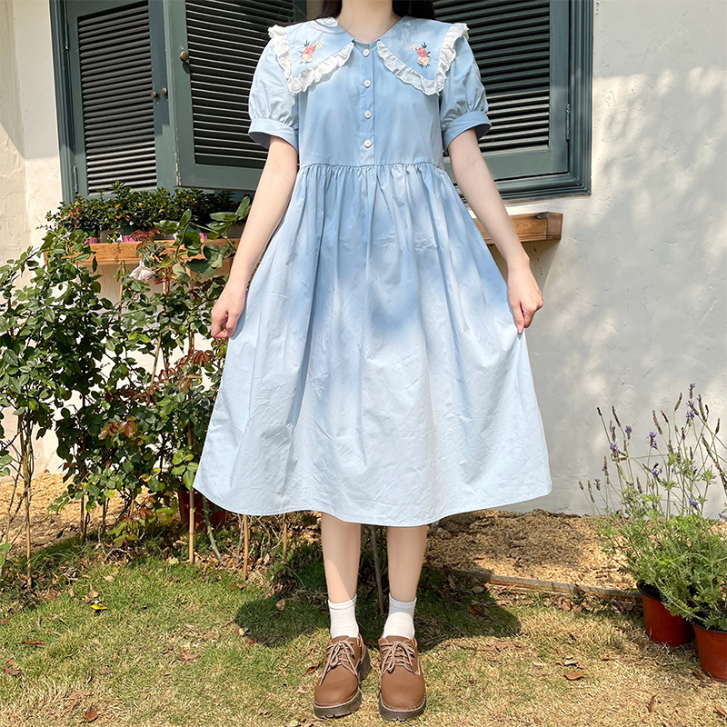 Fresh Embroidered Doll Collar Lace Trim Preppy Style Dress with Waist Cinching Slimming Effect