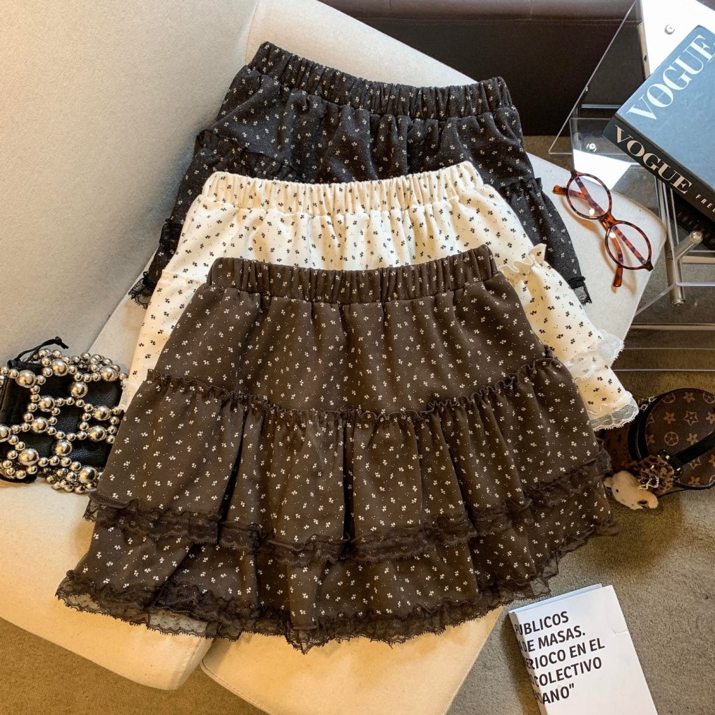 Sweet Velvet Lace Spliced Floral Cake Skirt for Women with Built-in Safety Shorts Elastic Waist Mini Skirt